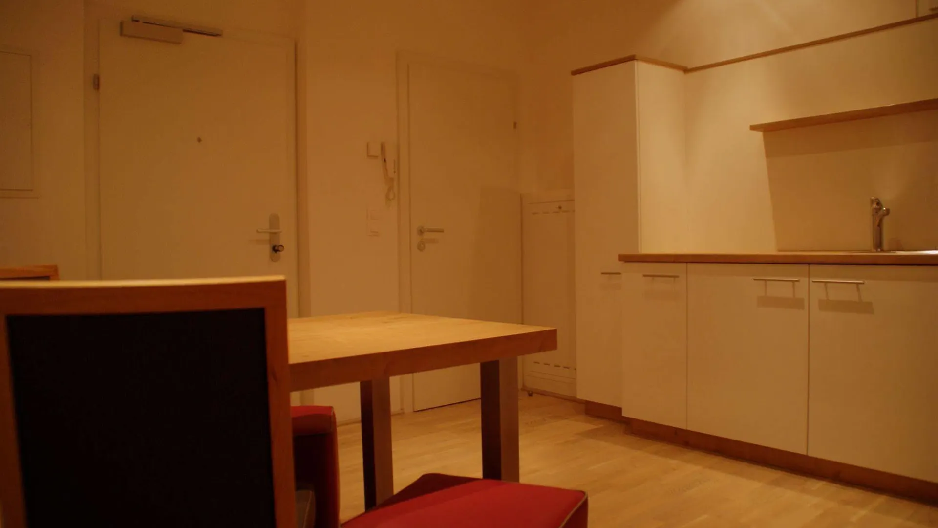 Servus Vienna Karlsplatz Apartment