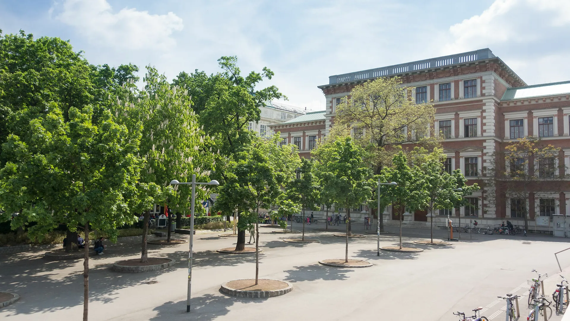Servus Vienna Karlsplatz 0*,