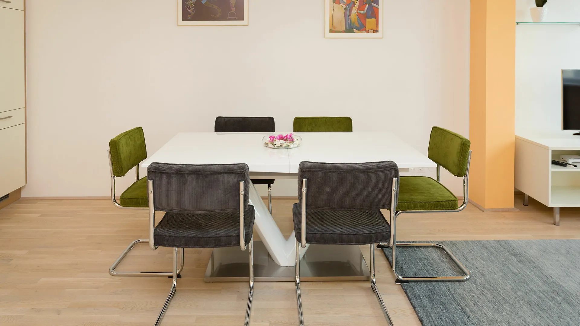 Servus Vienna Karlsplatz Apartment