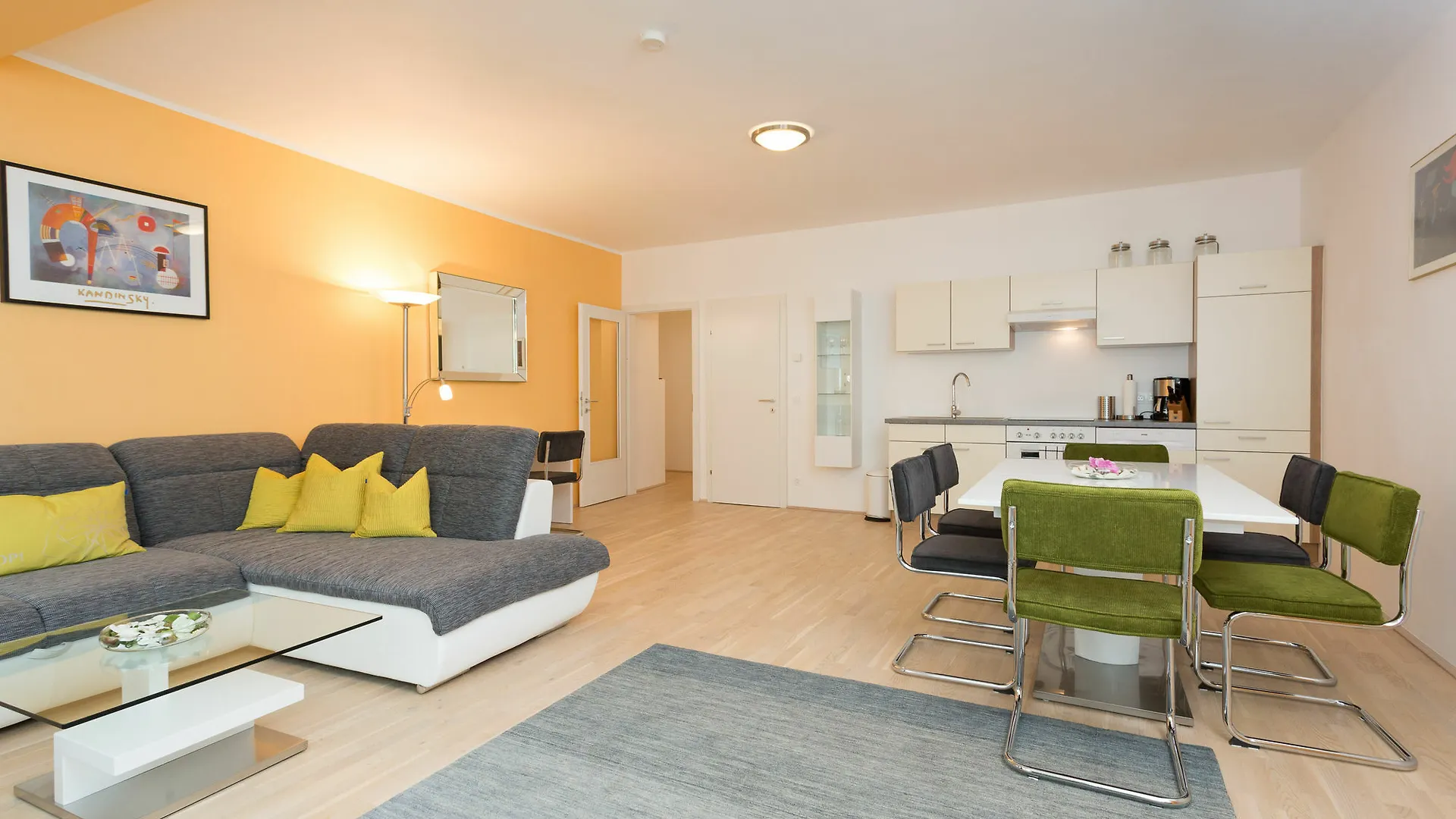 Servus Vienna Karlsplatz Apartment