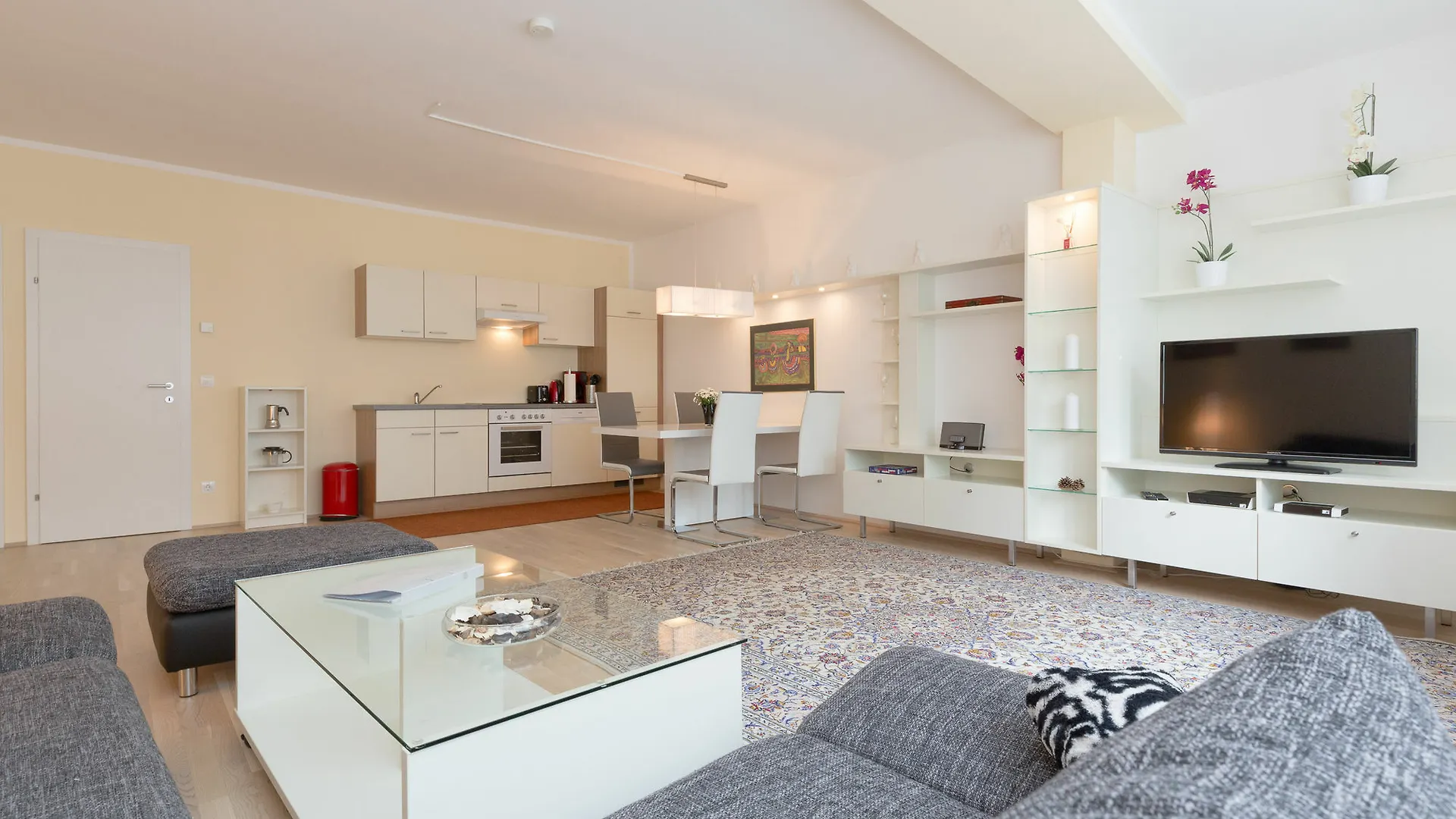 Servus Vienna Karlsplatz Apartment